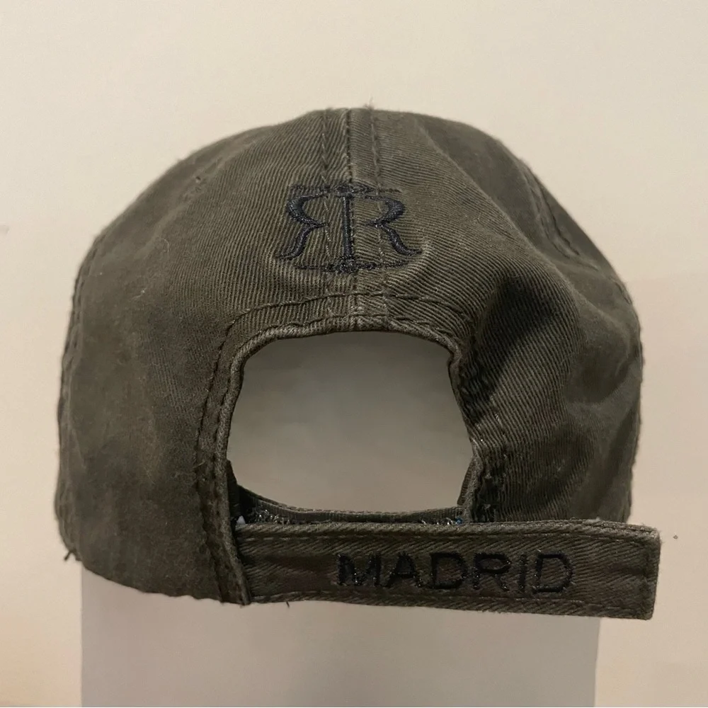 Robin Ruth Cap - Madrid - Picture 3 of 6